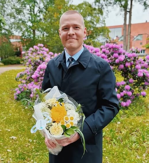 Eduskuntatalossa suomalainen kansanedustaja Eemeli Peltonen, 30, kuoli itsemurhaan